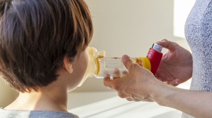 Child receiving a prescription breathing treatment