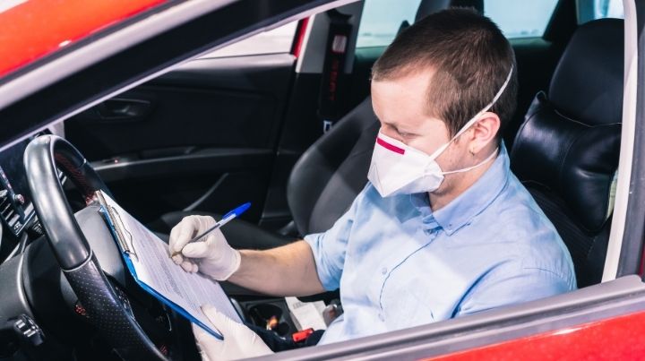 wearing mask in car