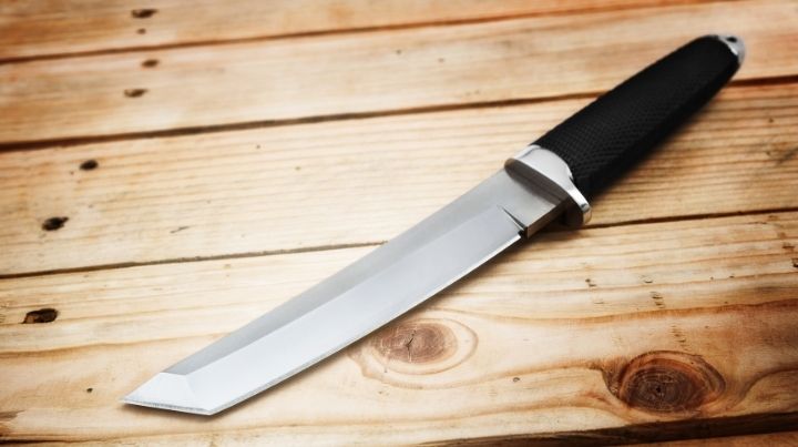 A Tanto knife has a chisel-like tip