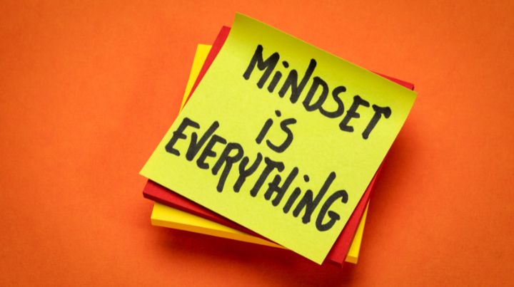 Note pad with the sentences "Mindset is everything." 