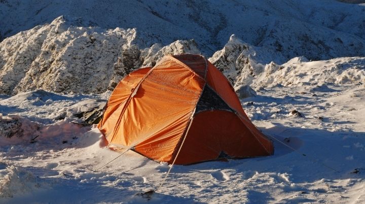 A tent in the snow